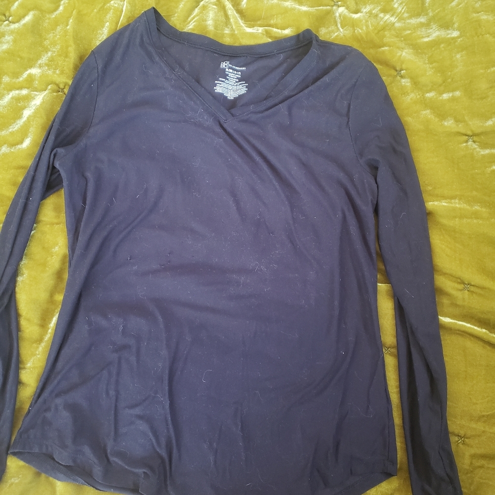 Long Sleeve V - Neck XL shirt